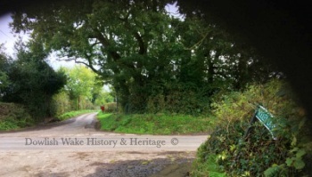 Crossroads at Oxenford looking from Wooley Lane